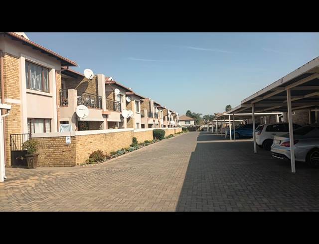 2 BEDROOM APARTMENT FOR SALE IN SONNEVELD